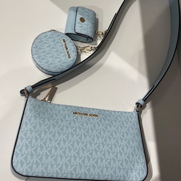 MICHAEL KORS 💙
Jet Set Travel Small Logo Shoulder crossbody Bag tech Pouches - Picture 11 of 13
